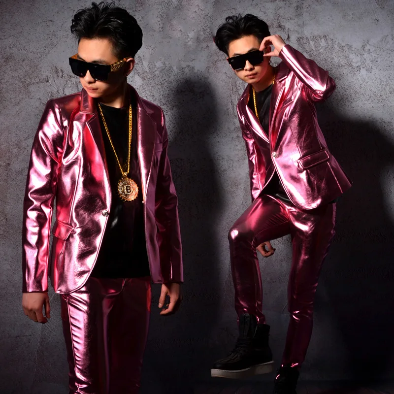 

Nightclub Male Singer Ds Dj Pink Pu Suit Hip Hop Show Coat Trousers Mens Gogo Dance Costme PStage Performance Clothing VDB2588