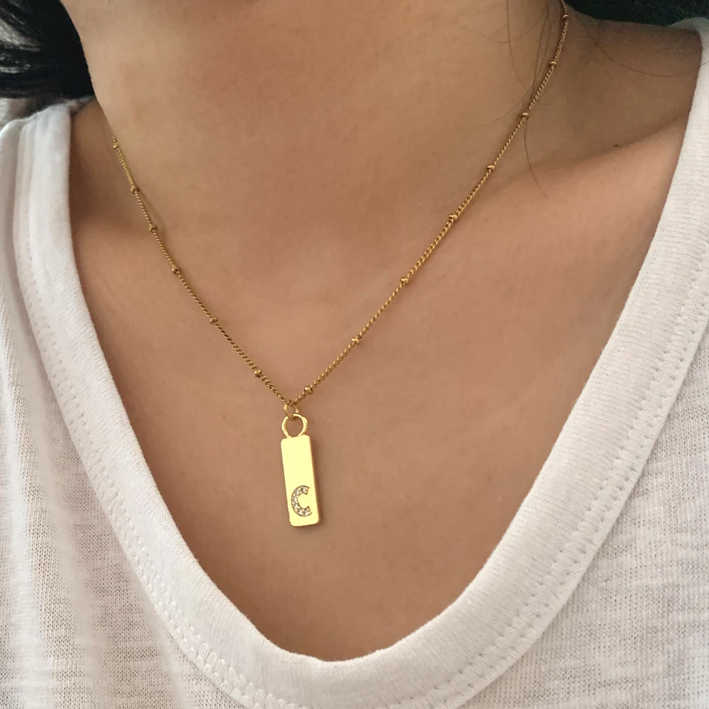 

Simple Zircon 26 Initial Letter Carved Square Pendant Necklace Trendy Copper Alphabet Charm Steel Satellite Beaded Chain Jewelry