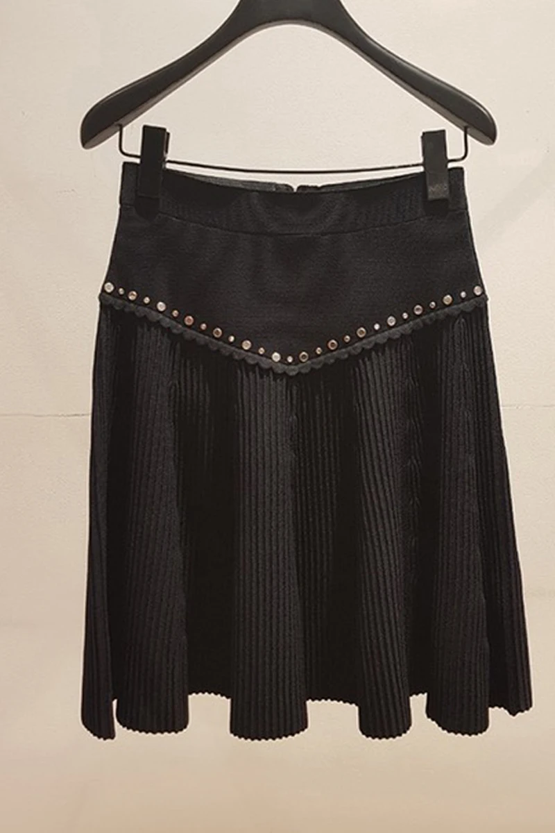 

High Quality Spring and Summer New Women's A-line Rivet Decoration Pleated High Waist Knitted Skirt
