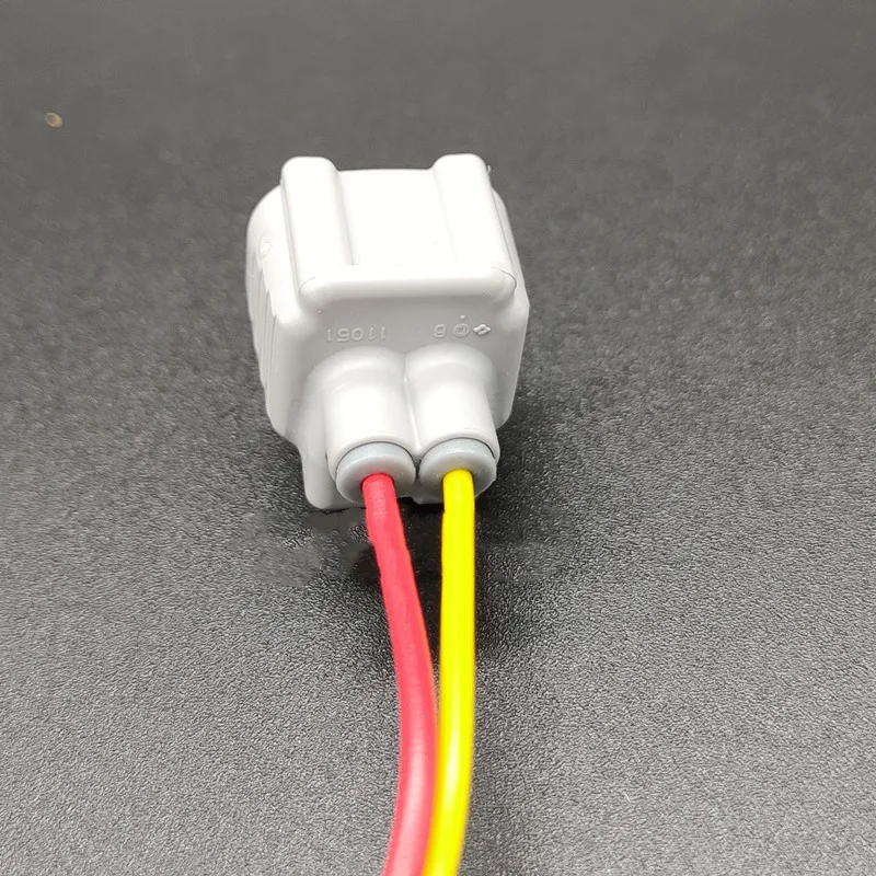 

1/2/5pcs original quality Car 2pin waterproof harness plug for Toyota Lexus 90980-11051