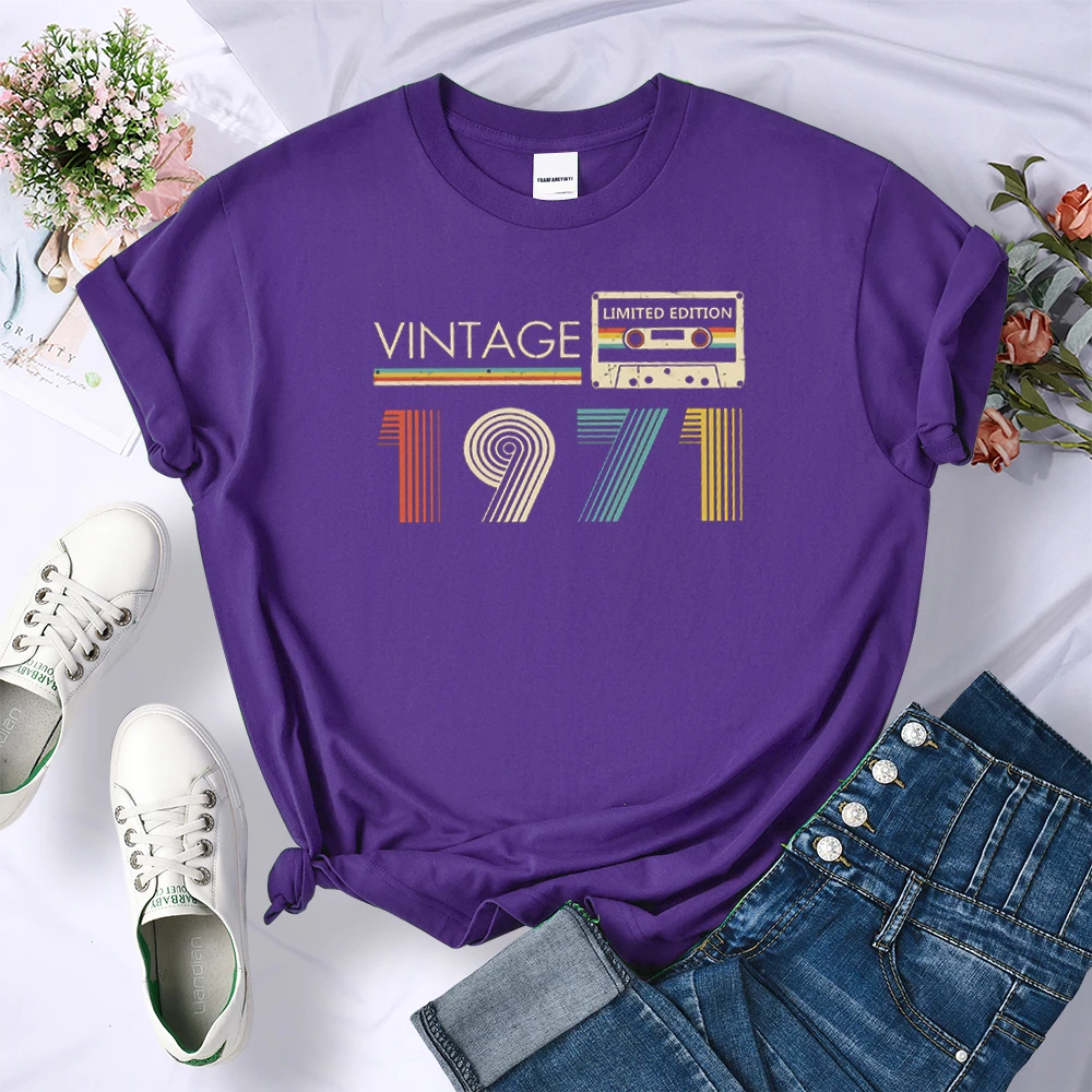 

Selling Vintage 1971 Print Woman Tshirts Summer Comfortable Clothes Large Temperament Tshirts Fashion Breathable Tshirt Woman