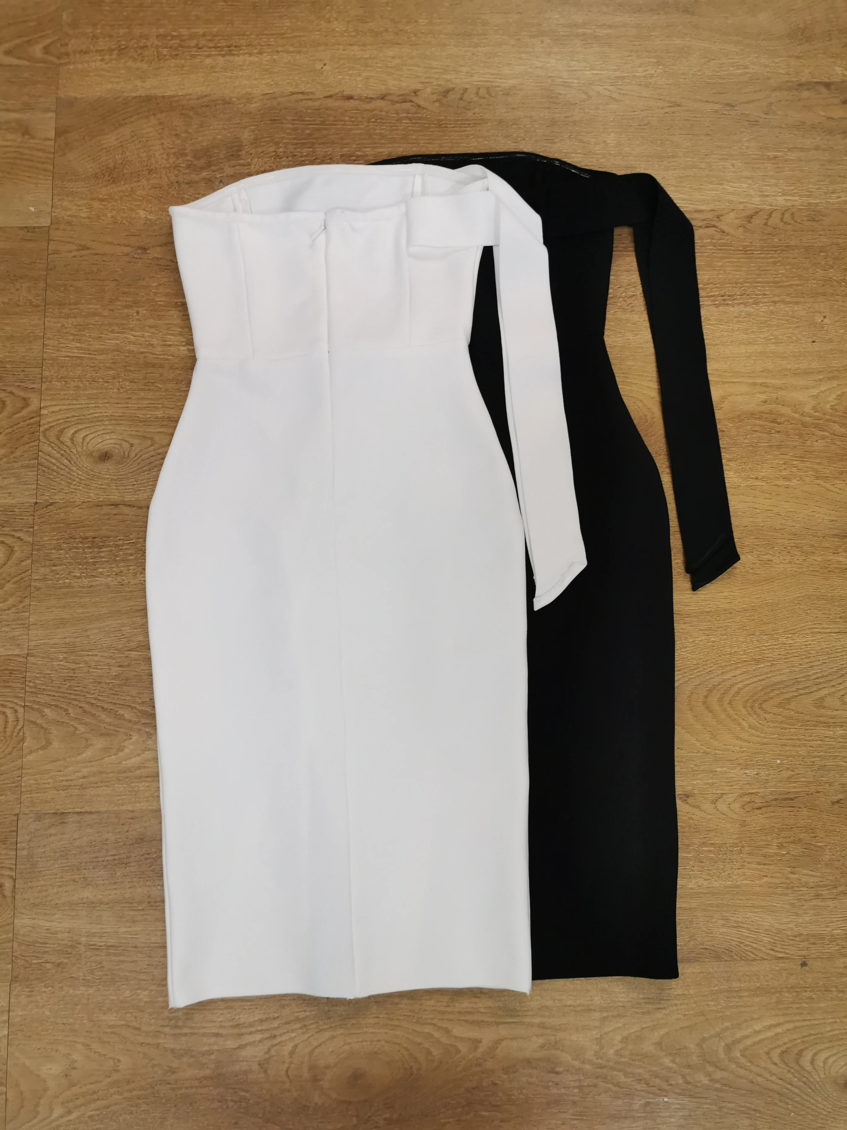 Женское вечернее платье без бретелек черное или Белое Облегающее Платье на