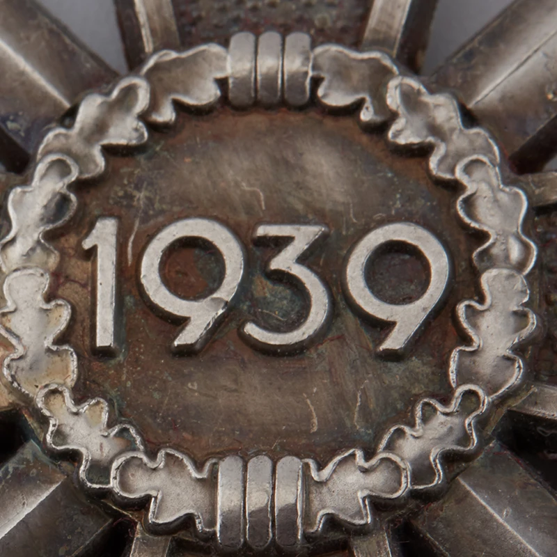 

German Badges Antique Handicraft Medal Soviet Medal Double Sword Cross Shape