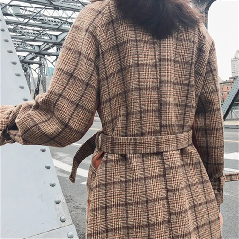 

2021 Autumn Winter Fashion New Mid-Length Plaid Stitching Loose Double-Breasted Long-Sleeved Woolen Coat Women's Trend H238