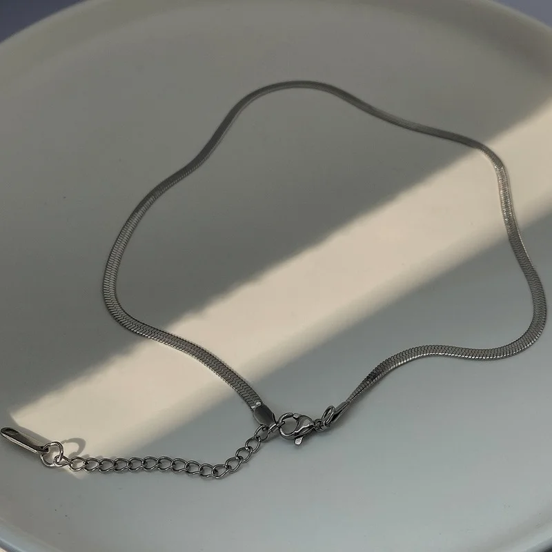 Женское Ожерелье-чокер с круглым носком |