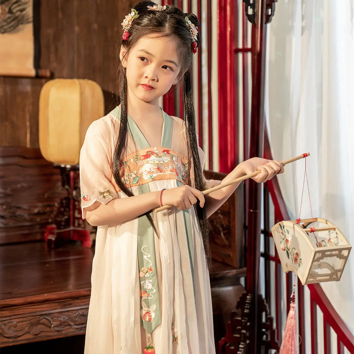 

Girls' summer Hanfu 2021 new children's ancient Ru skirt strawberry Party Chinese style dress