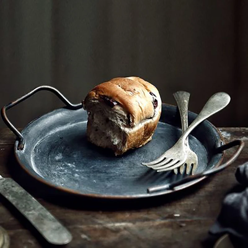 Декоративный поднос для сервировки металлический ретро ручной работы Круглый