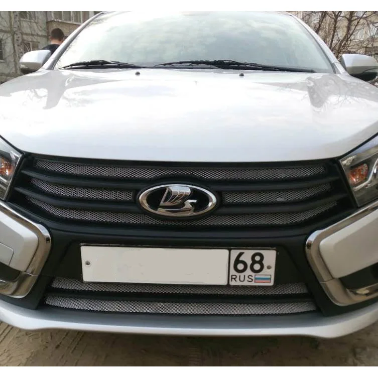 Защитная сетка на решетку радиатора Lada Vesta седан SW верхняя и нижняя защита от