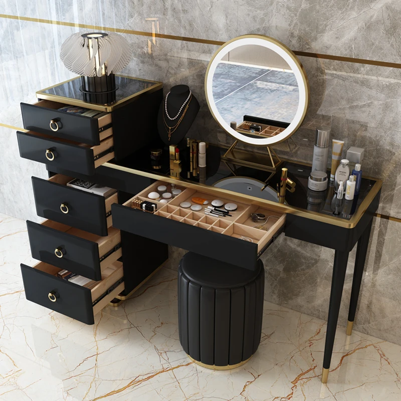 Большой стол для макияжа - 84 фото