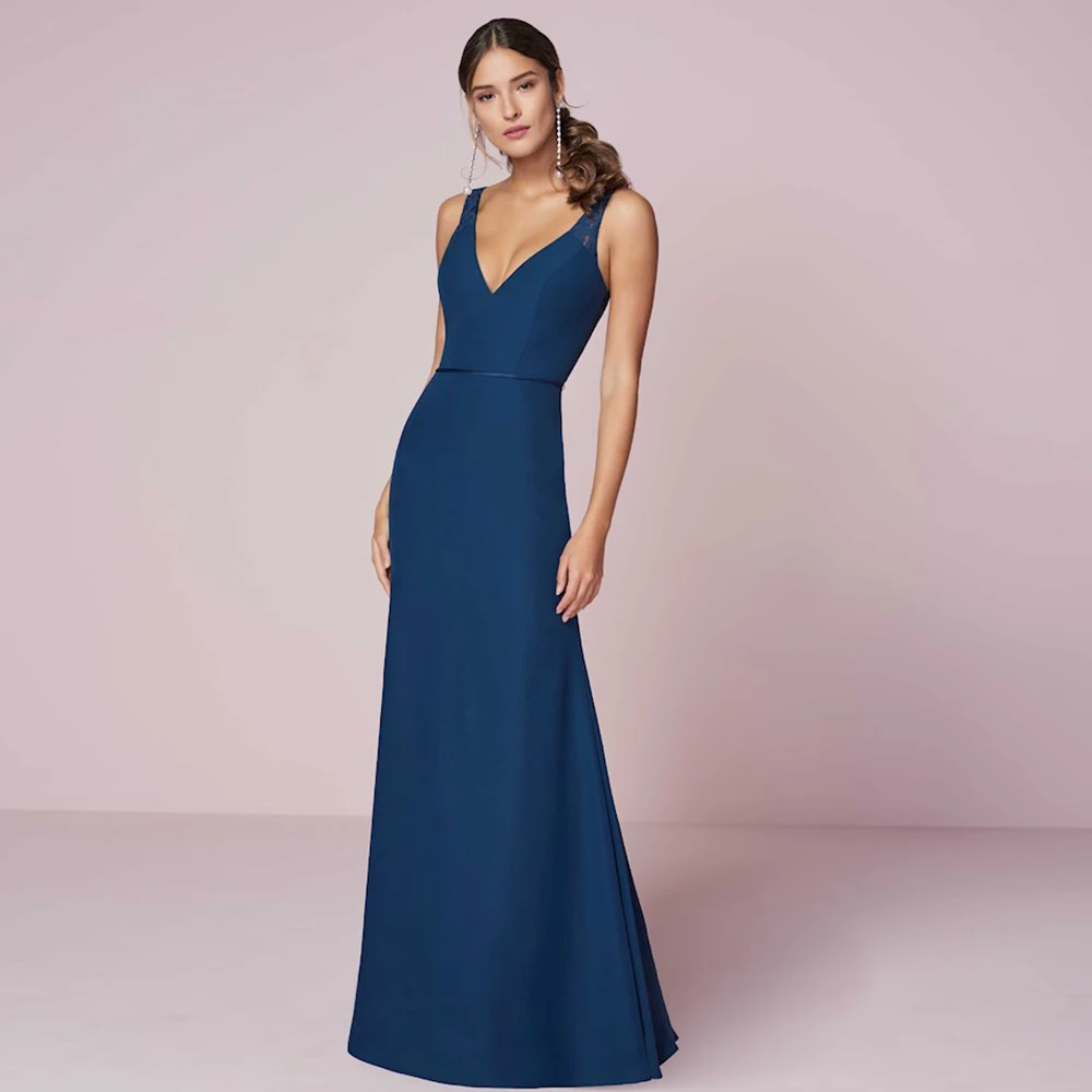 

Sexy Deep V-Neck Sleeveless Floor Length Evening Dress 2021 Elegant Lace Appliques Straight Prom Party Gowns