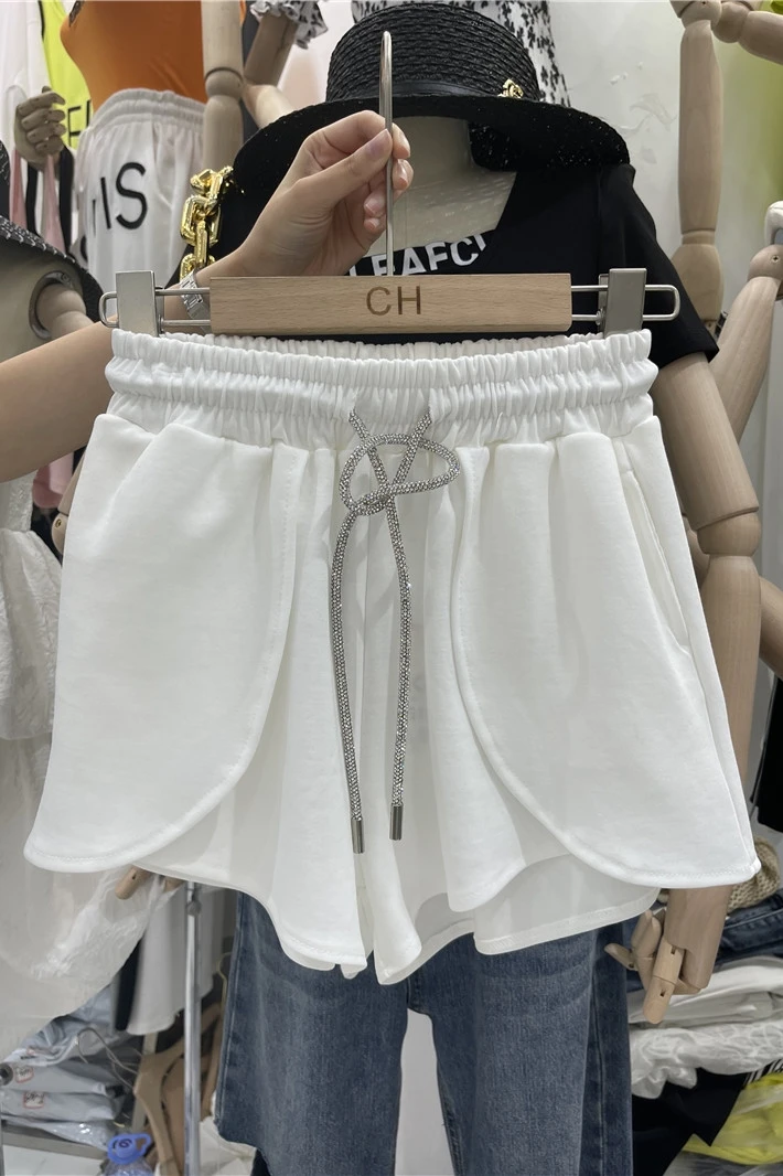 

2021 Summer New Delicate Rhinestone Drawstring White Casual Shorts Track Sweatpants Thin Comfortable Hot Pants for Women