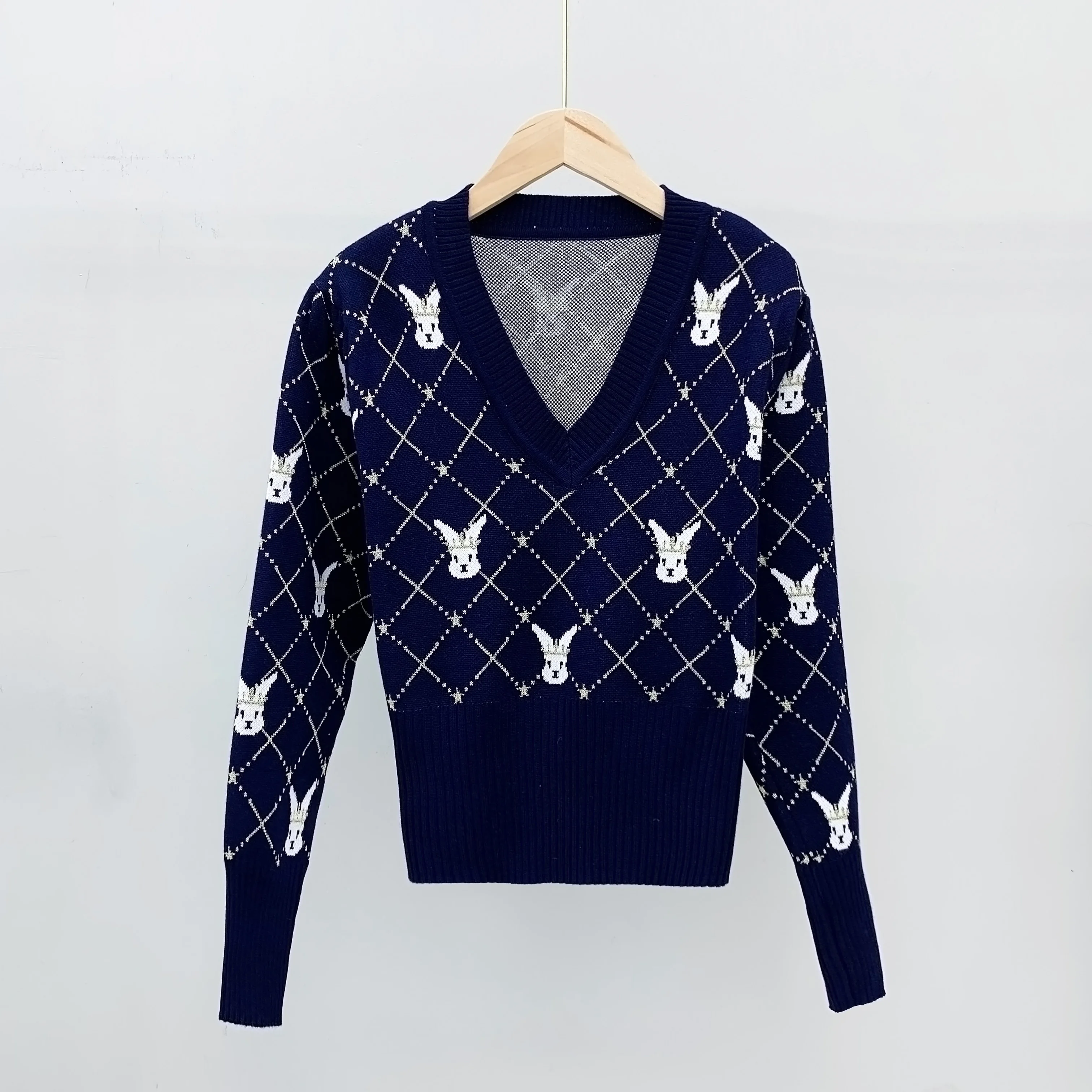 

High Quality Women Fashion Winter Vintage Sweet Cute Embroidery Rabbit Pattern Thick V-Neck Knitted Cotton Sweater