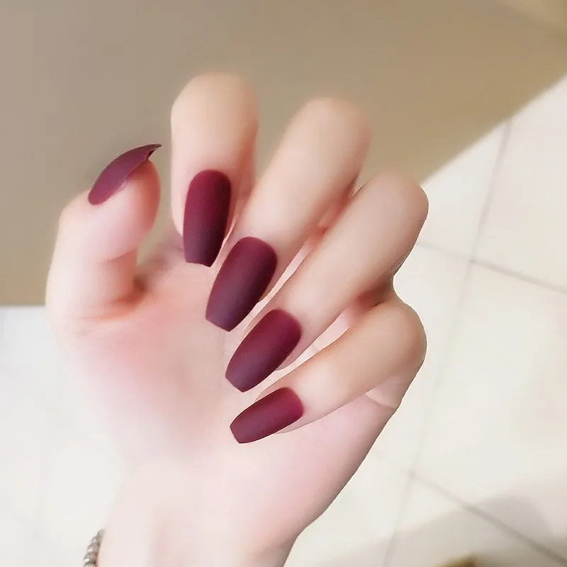 Красное вино короткие поддельные ногти матовый гроб искусственные губки с
