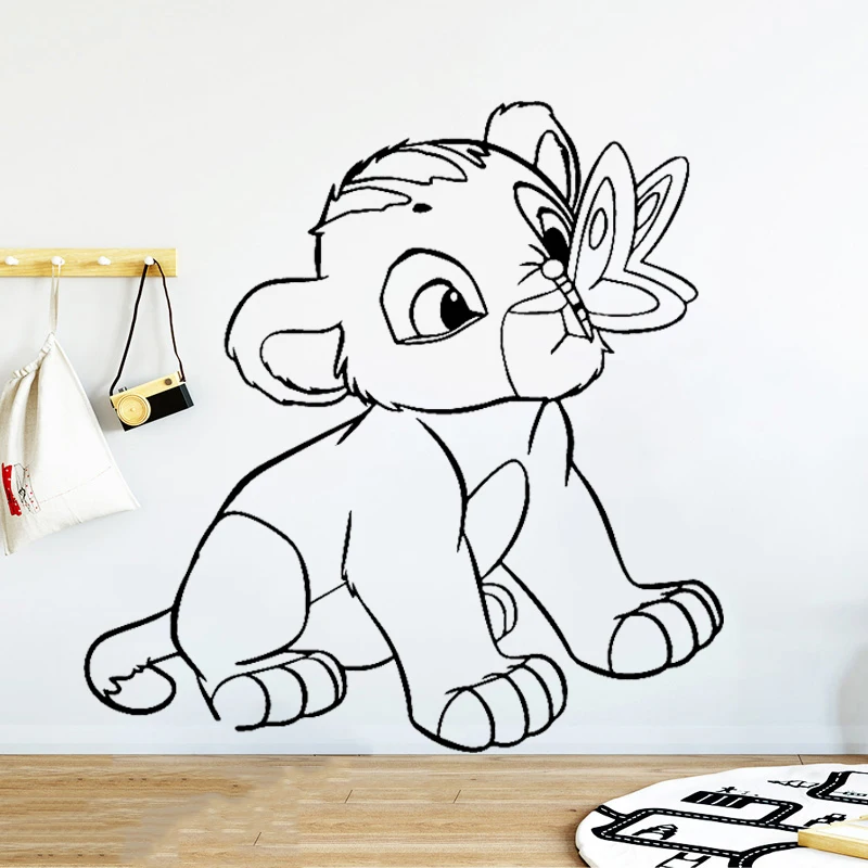 

Наклейка на стену Simba Lion King, украшение для детской комнаты, мультяшный декор для мальчика, Декор Спальни Съемный арт, Настенная бабочка
