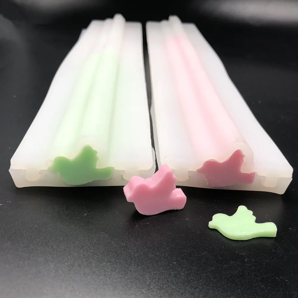 

Long Strip of Pigeon Patterns Soap Silicone Mold for DIY Handmade Candle Chocolate Soap Hand Gift Making Lace Cake Decoration