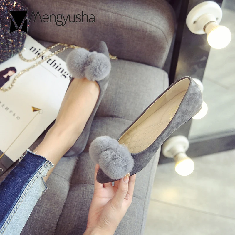 Двойной помпоном помпонами из меха на плоской подошве женская обувь Туфли