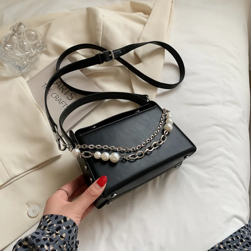 

2021 New Shoulder Bag Summer Messenger Bag Pearl Chain Mobile Phone Bag Purses and Handbags Tote Bags for Women Designer Bags