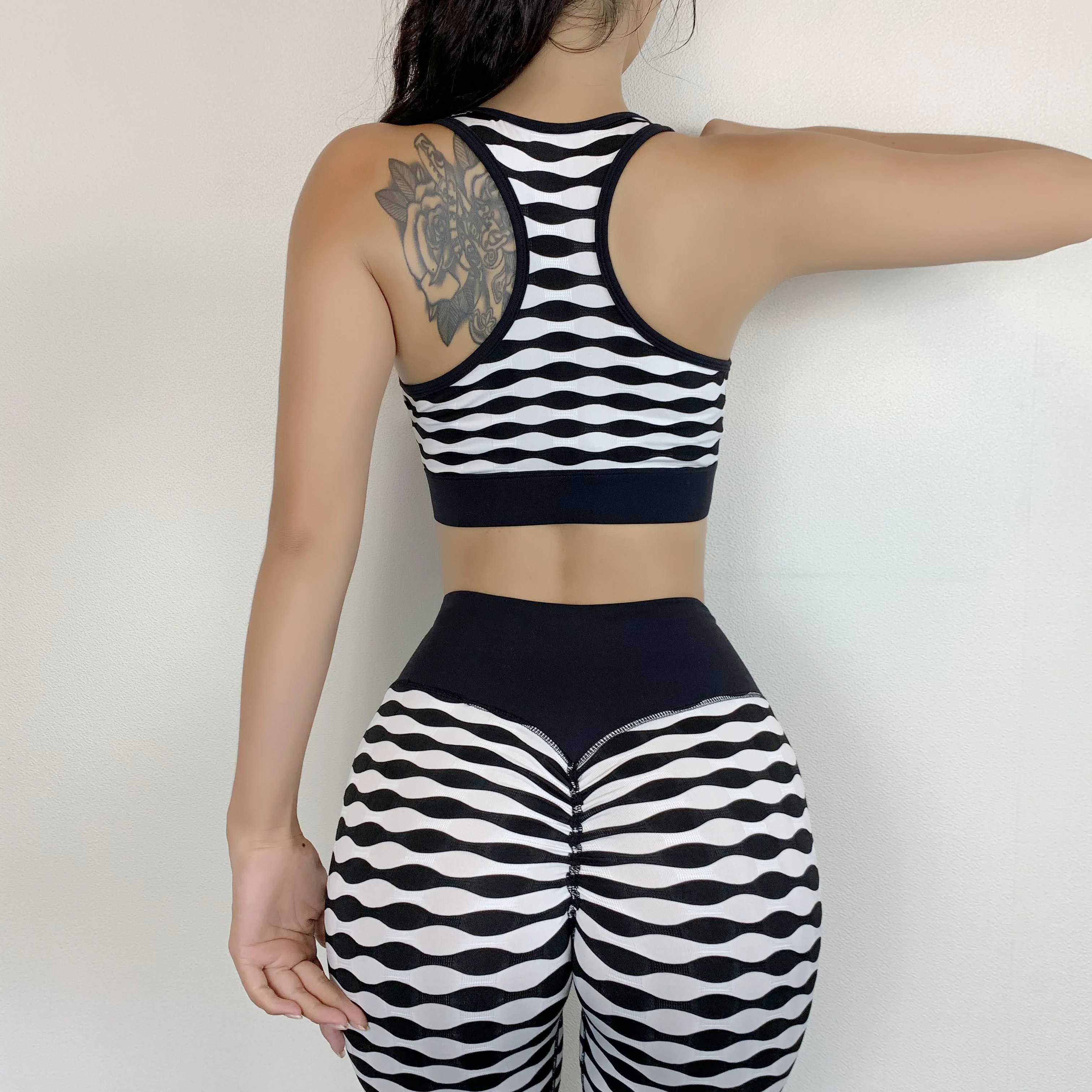 

MANZHI Seamless stripe quick drying Yoga suit high waist hip tight elastic hip lifting fitness suit Yoga Pants clothing women