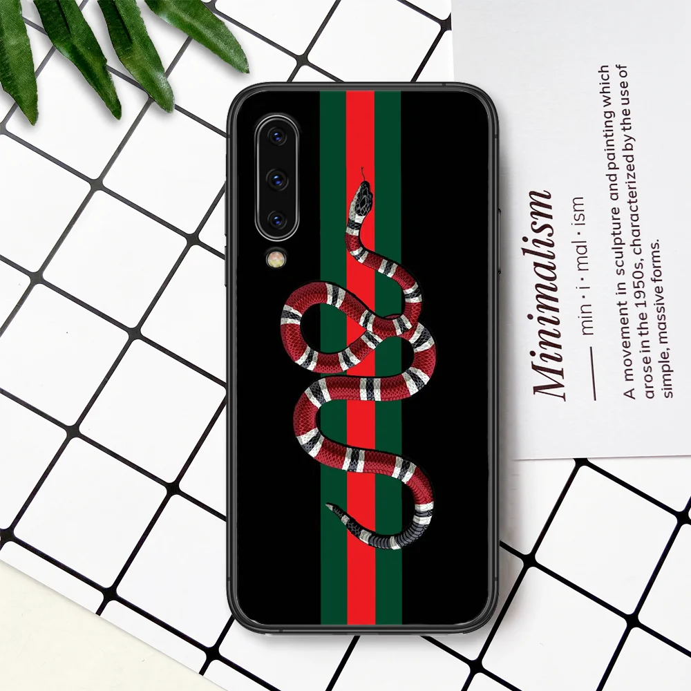 

Italian Luxury Brand Snake Bee Tiger Phone Case For Samsung Galaxy A 3 5 7 8 10 20 20E 21S 30 30S 40 50 51 70 71 black Hoesjes