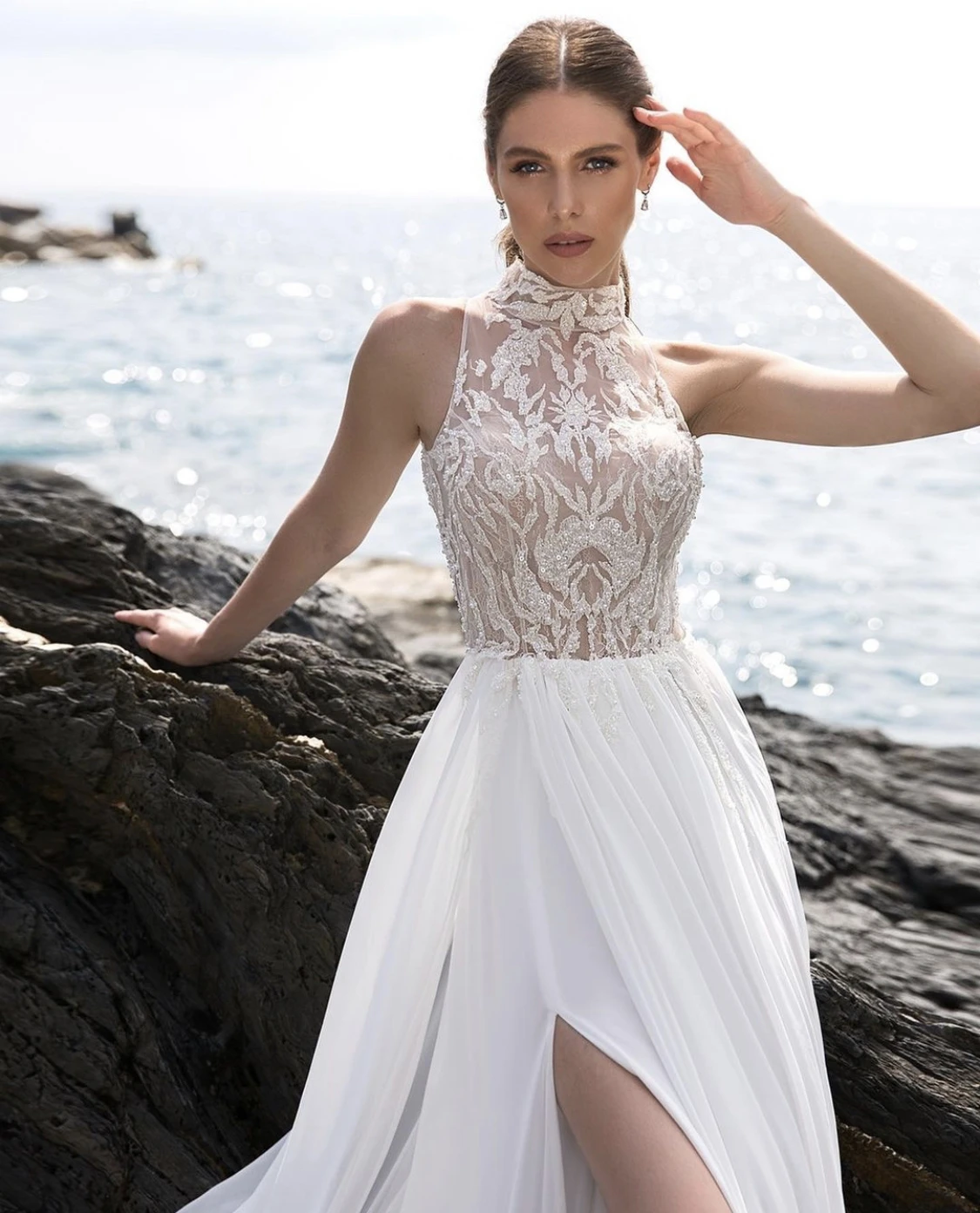 

Boho Wedding Dress A-Line Halter Side Slit Sleeveless Lace Appliques Sequined Button Floor Length Sweep Train Bride Gown New