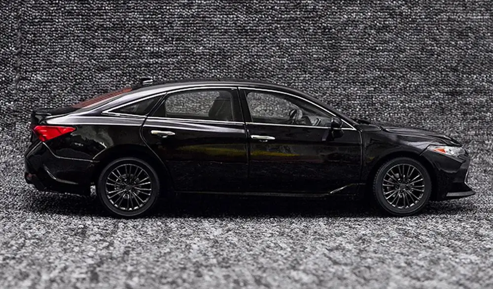 1/18 весы Toyota Avalon Черные Литые машины модельные игрушки, коллекционные подарки
