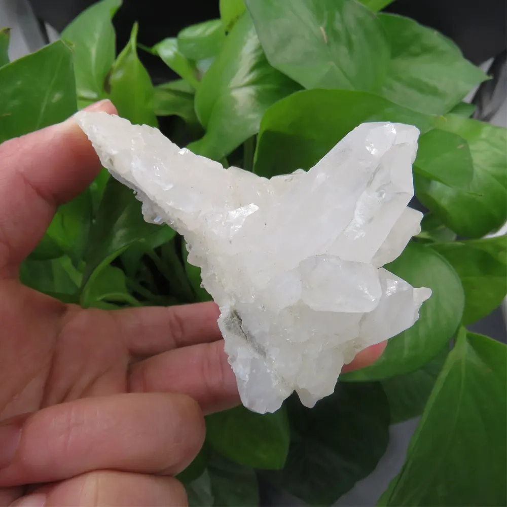 Новый красивый! 102 г натуральный небольшой прозрачный кварцевый кластер