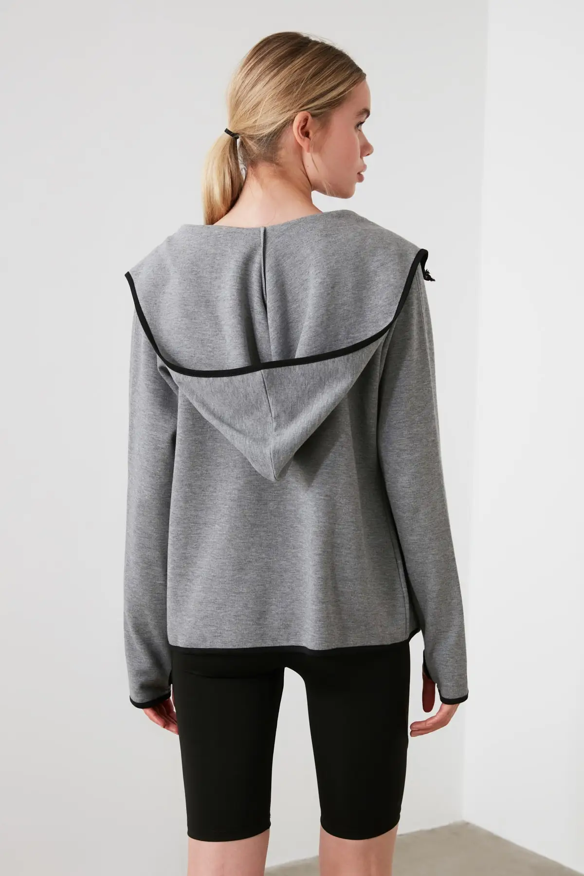 

MLLA Gray Runner Sports Jacket TWOAW21SW0095