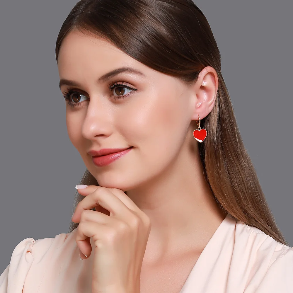 

Boho Small Heart Huggie Earrings for Women Mini Ear Piercing Huggies Earrings Red Pendant Earrings for Women Gift Jewelry