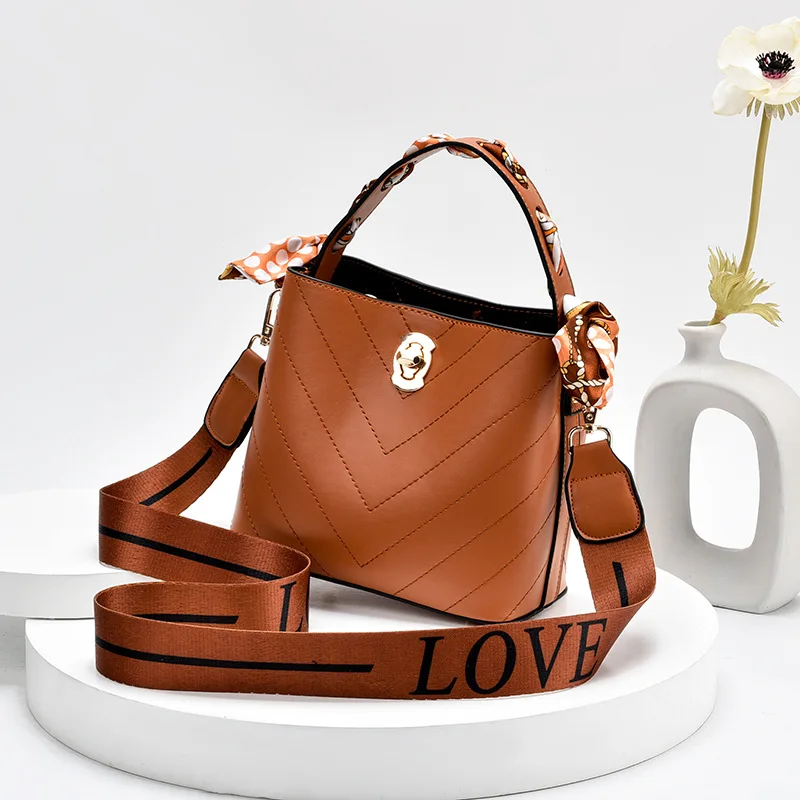 

Luxury Designer High-quality Leather 2021 Lady Silk Scarf Handbag New Fashion Bucket Bag Letter Broadband Shoulder Messenger Bag