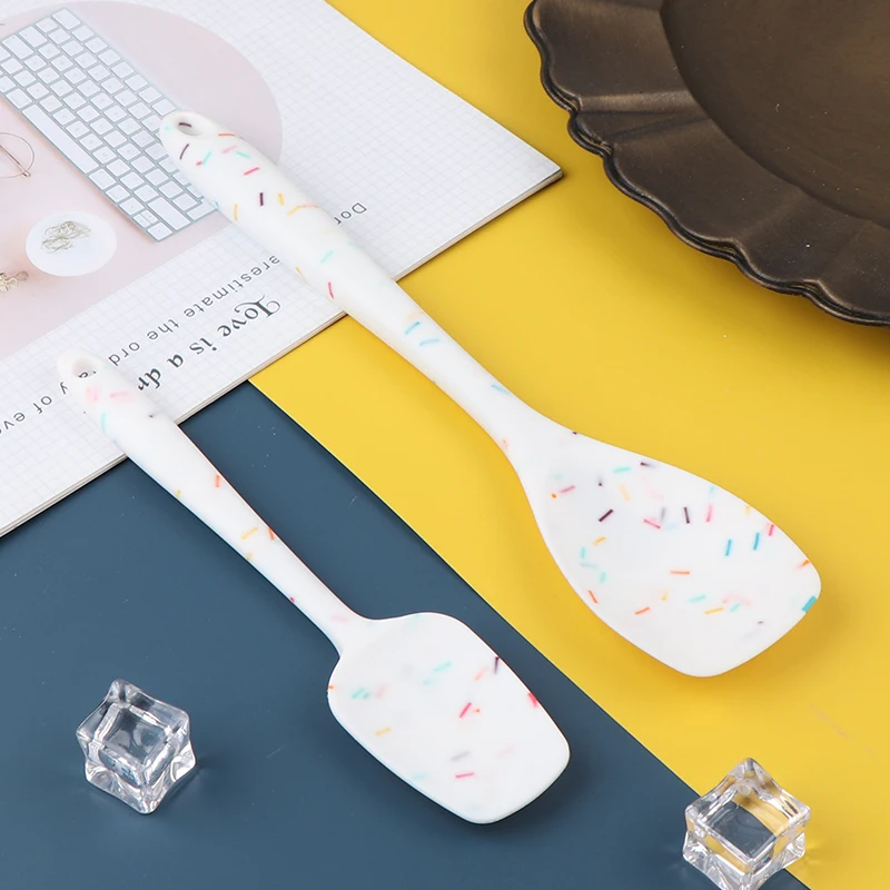

2 Size Silicone Cake Spatula Dough Cutter Spatula Dough Scraper Kitchen Butter Knife Baking Pastry Cake Topper Baking Accessorie