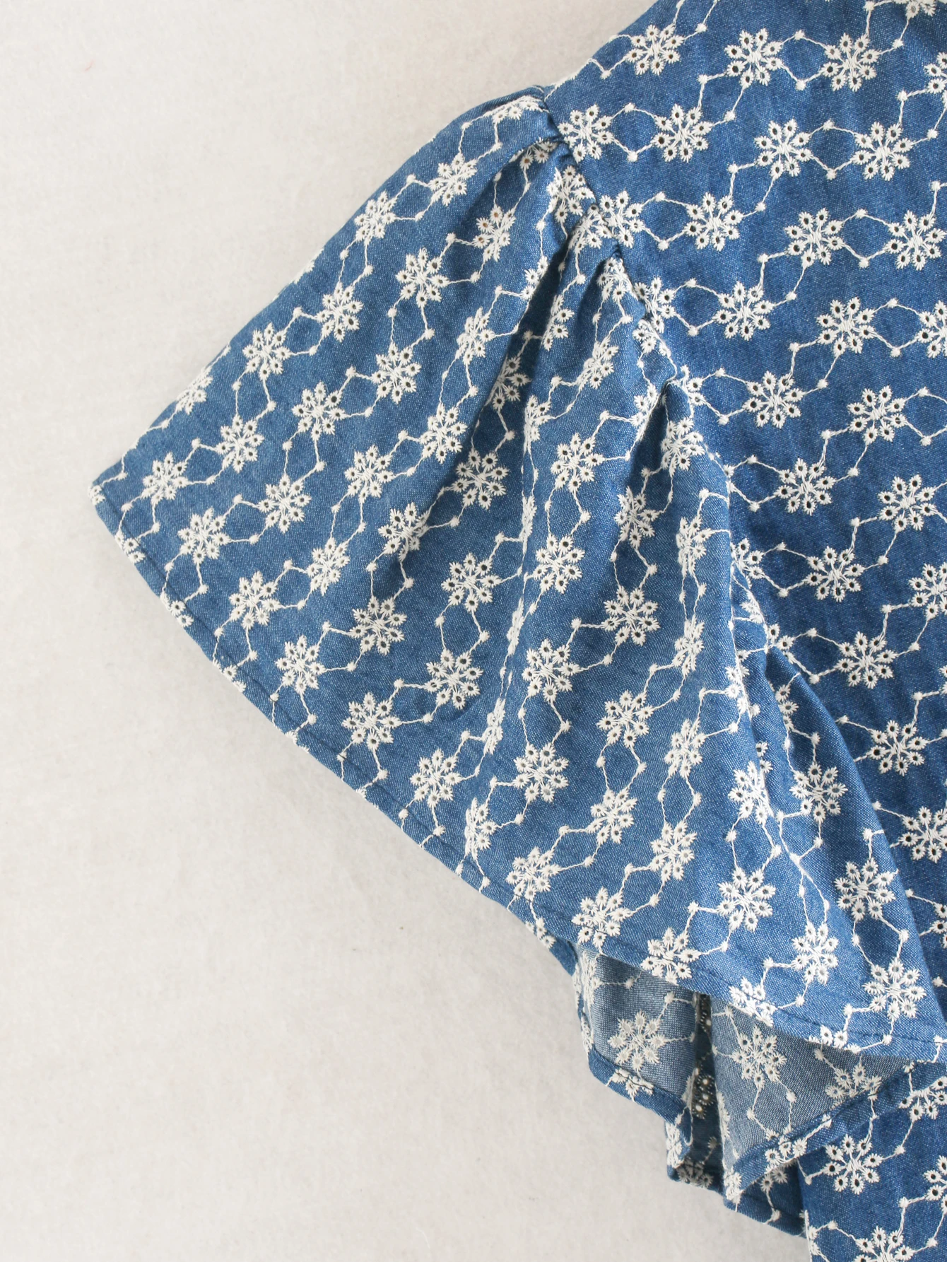 Женская футболка с оборками Za синяя укороченная цветочным принтом | одежда