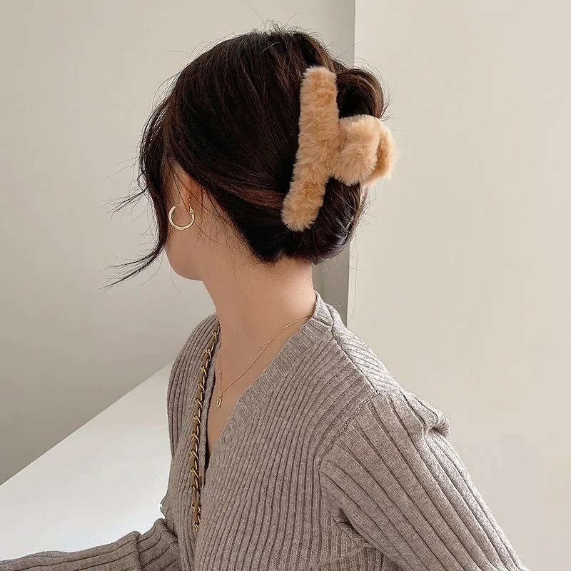

ICECLOUDS NEW Women Plush Hair Claw Acrylic Hairclip Girls Make UP Washing Tool Hairpins Crab Fashion Accessories Decoration