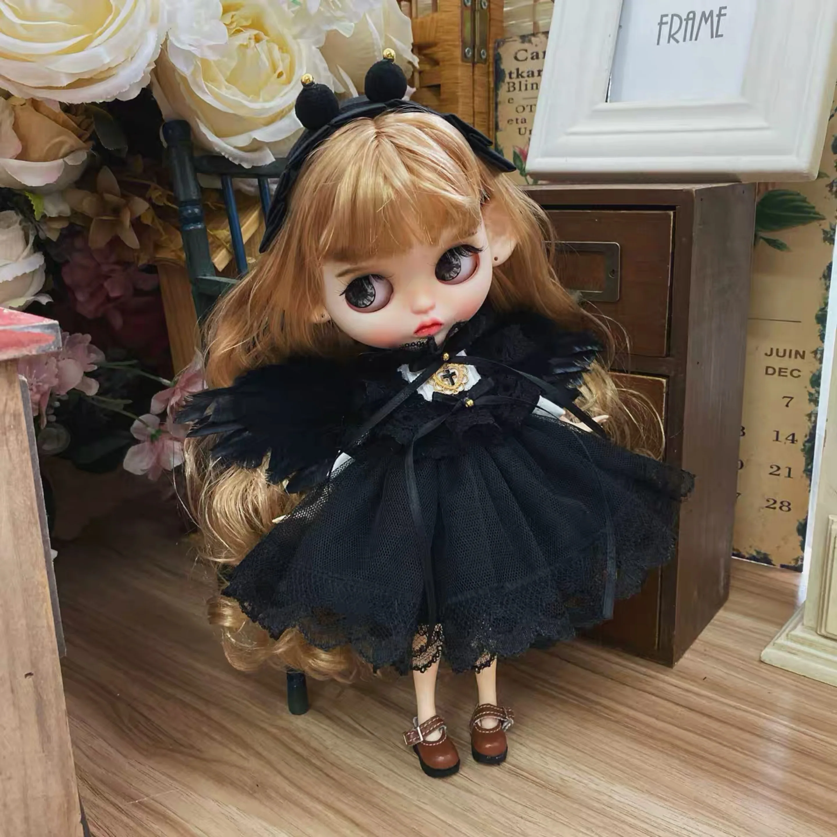 

Handmade Ob24 Blythe Dolls Western Angel Wings Black Princess Suit Clothes Fashion Palace Dress 30cm 1/6 BJD Doll Blyth Outfit