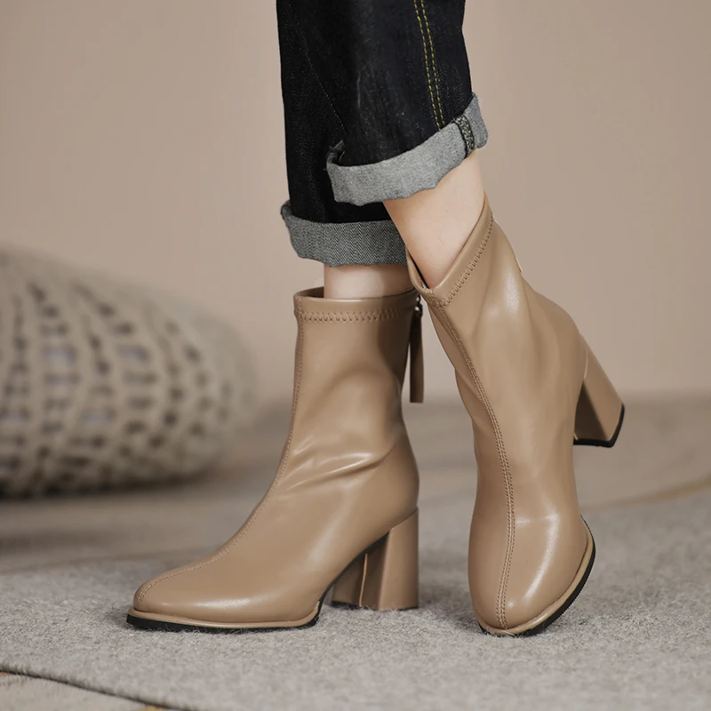 

2021 Autumn New Fashion Platform Patent Leather Women's Ankle Boots Square Head Square Heel Zipper Women's Ankle Casual Boots