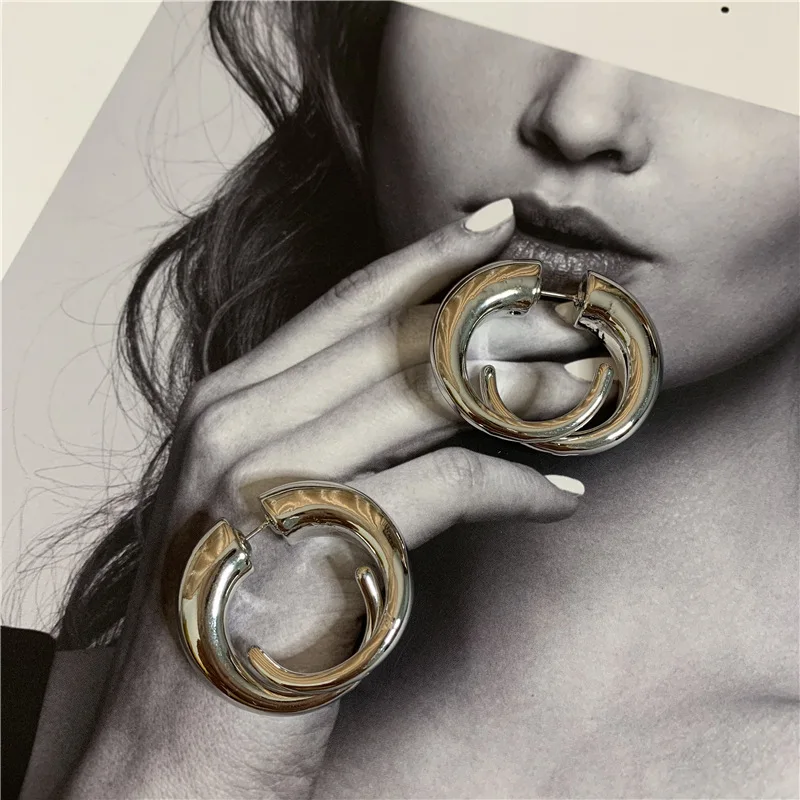 Женские массивные серьги-гвоздики в стиле панк золотистые/Серебристые серьги с