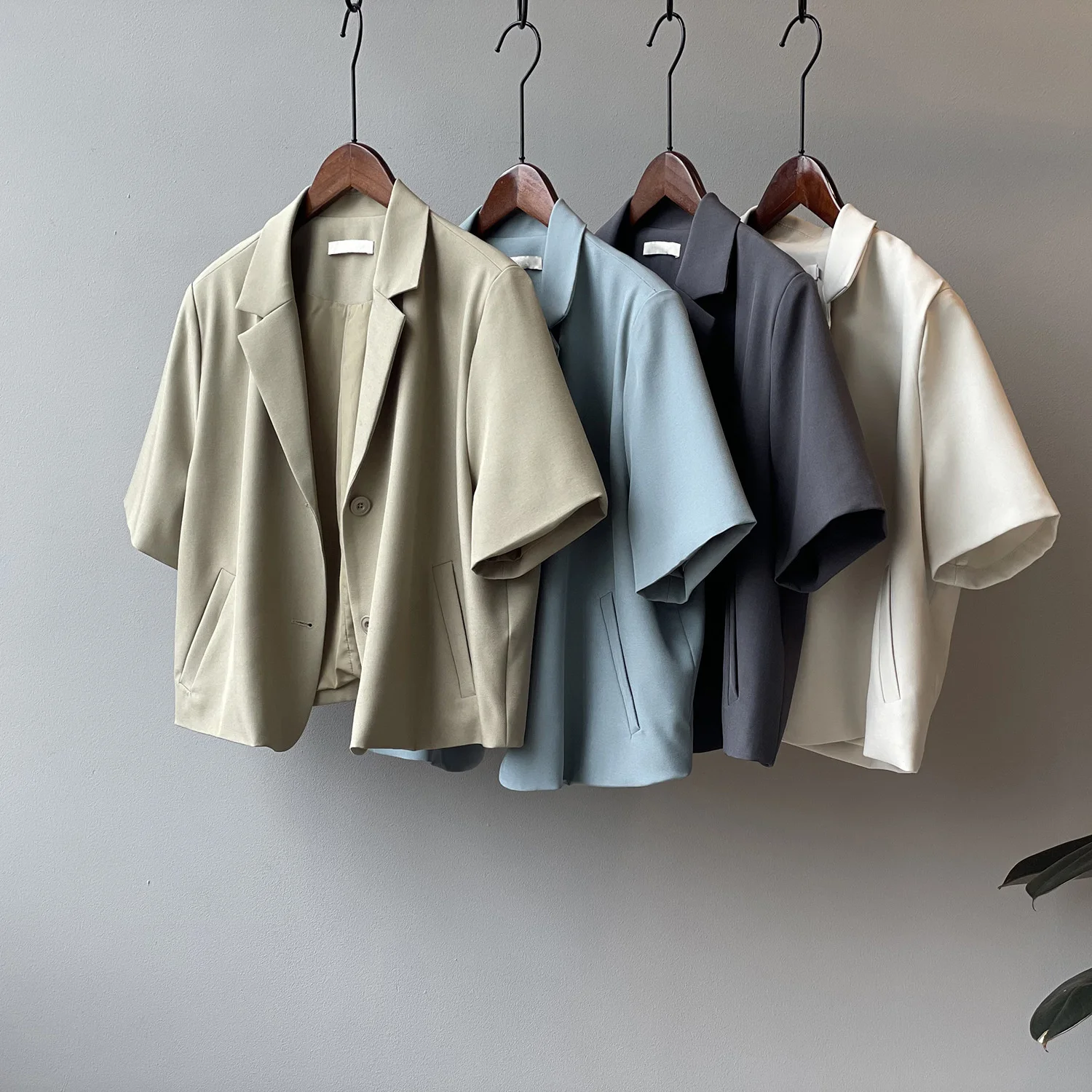 

Yeeloca Fashion Short Suit Coat Women's 2021 Summer New Single Breasted Notched Casual Blazers Korean Design Thin Suit Top