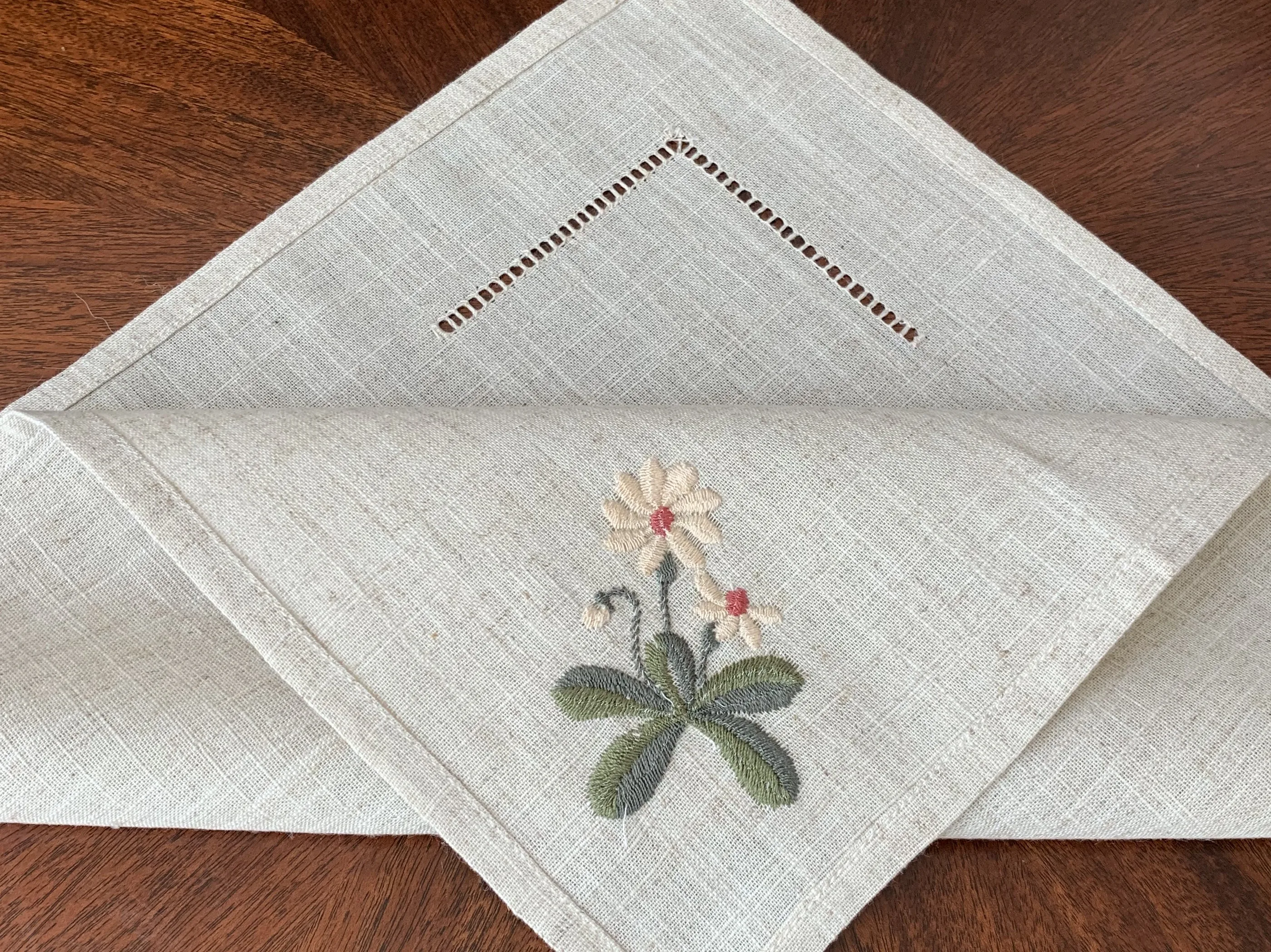 @Varieties flower,  Garden Embroidered linen look napkins, placemats, table mats, Hotel, airbnb, restaurant 40x40cm images - 6