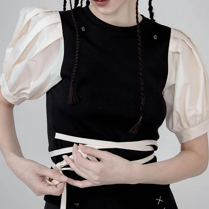 Футболка женская черная трикотажная с рукавами-фонариками и круглым вырезом |