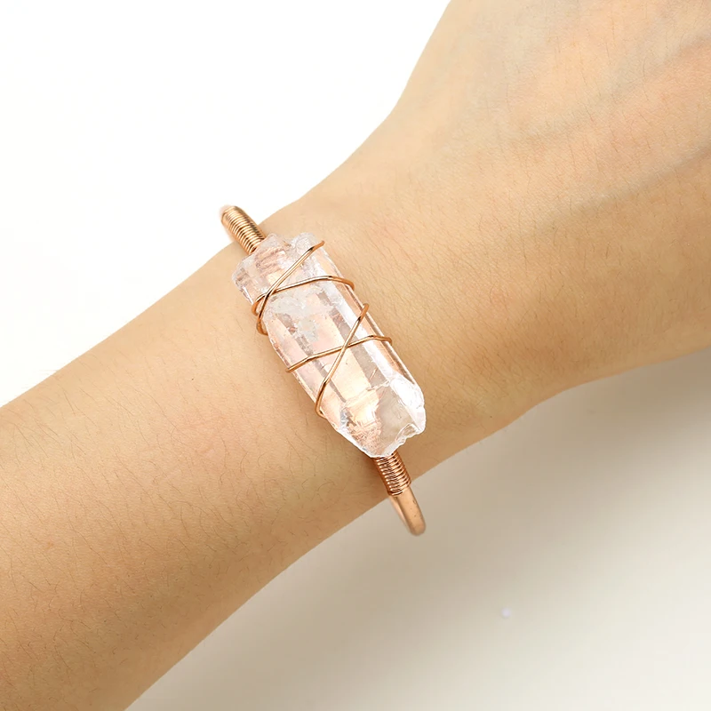 Браслет-манжета из натурального камня с неровным кварцем белого цвета Винтажные