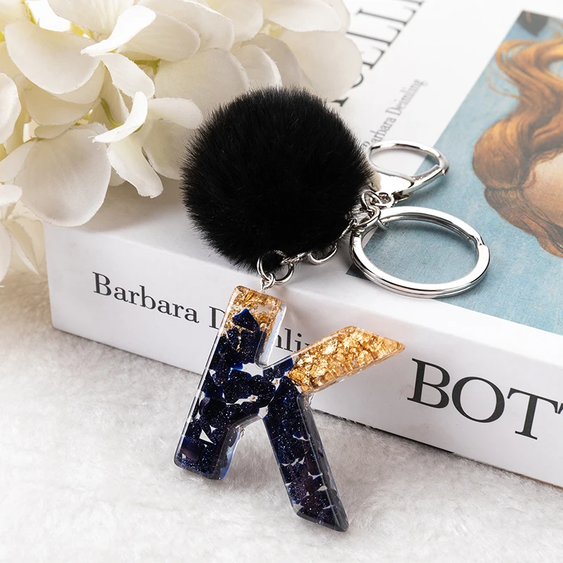 

1PCS Black Pompom Letter Keychain English Alphabet Keyring Glitter Gradient Resin Car Mirror Accessory Women Handbag Charms