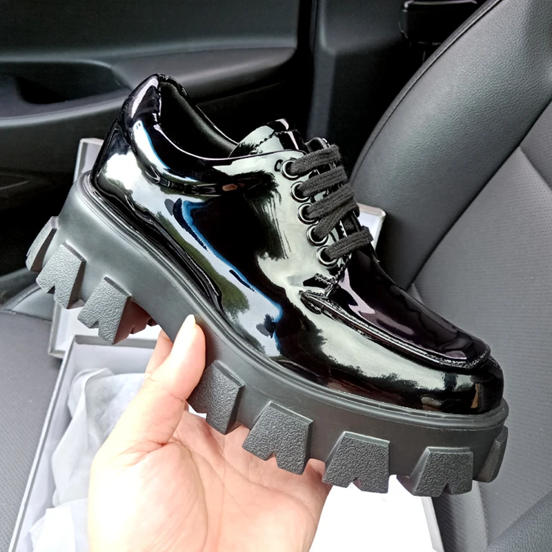 Туфли женские на платформе повседневная обувь из лакированной кожи шнуровке