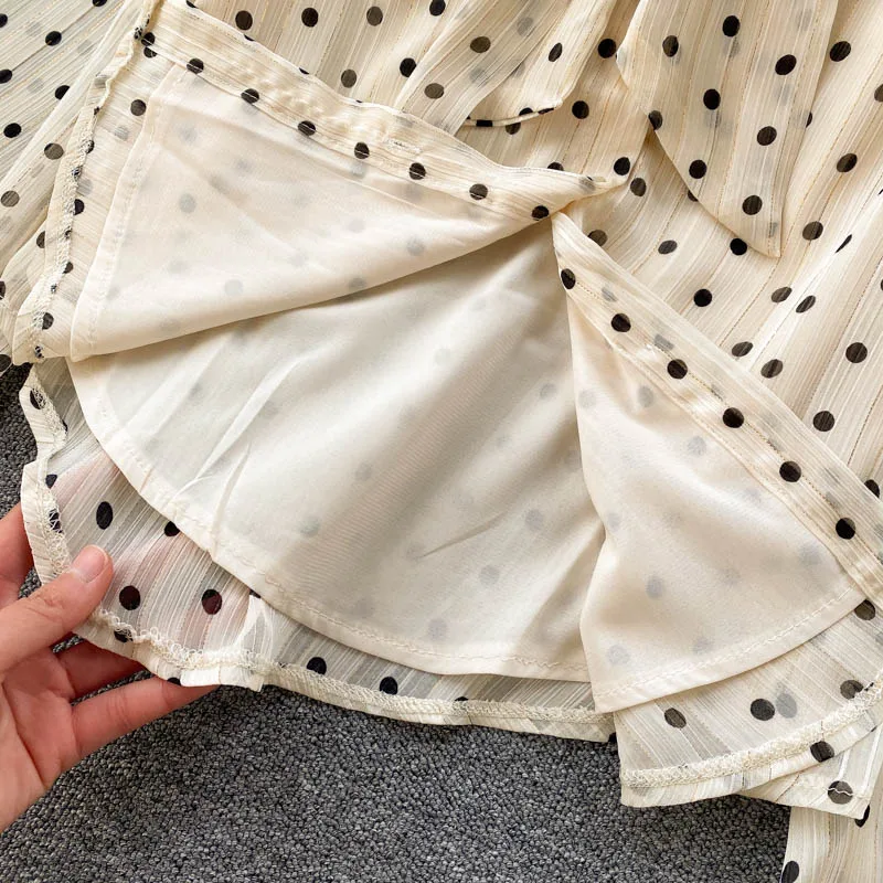 

2021 Women's Spring New Blouse Retro V-neck Bow Puff Sleeve Dot Mesh Chiffon Shirt D0135