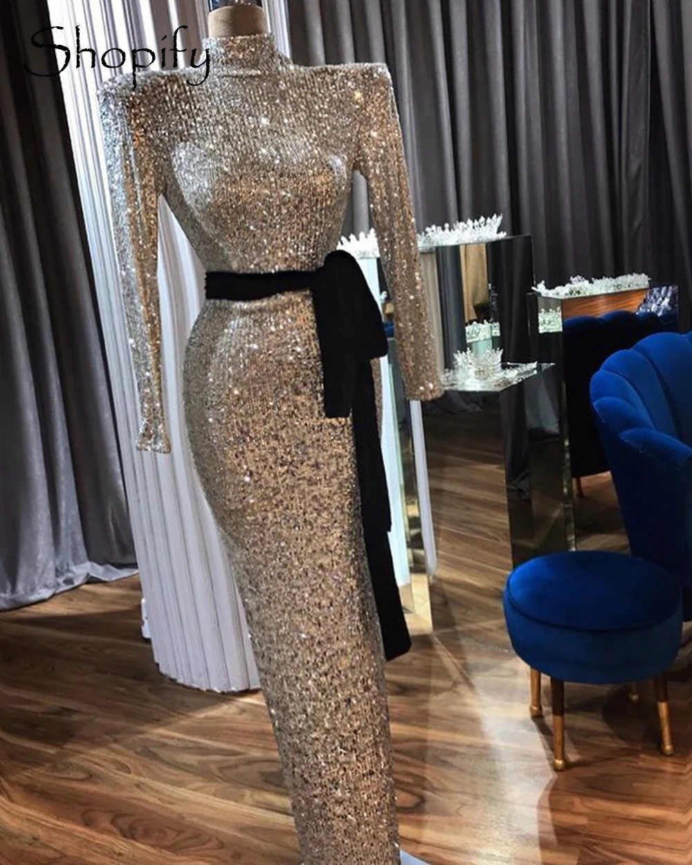 

Stunning Long Evening Dress 2021 Skinny Long Sleeve High Neck Silver Sequined Dubai Women African Formal Gowns