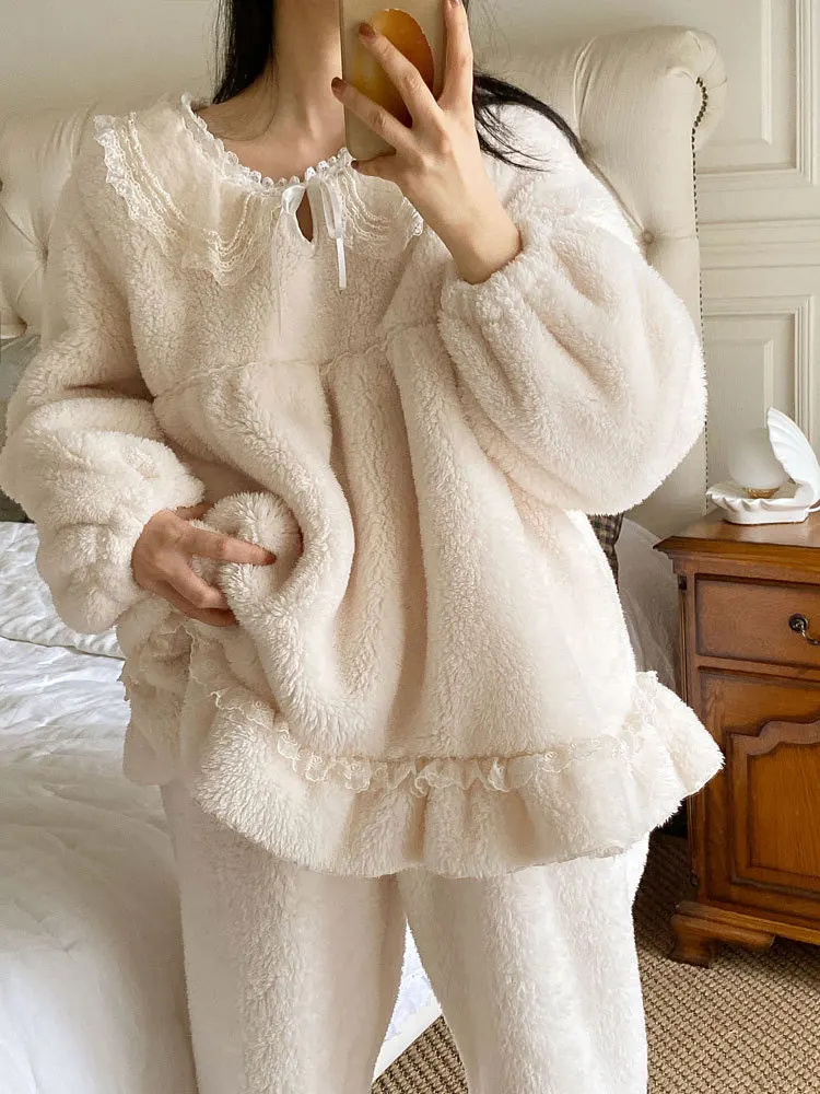 

Autumn Winter Woman girl Nightgown Fur With thick pajamas Fairy Princess coral velvet V-neckline Lace Flower Sleepwear For Girl