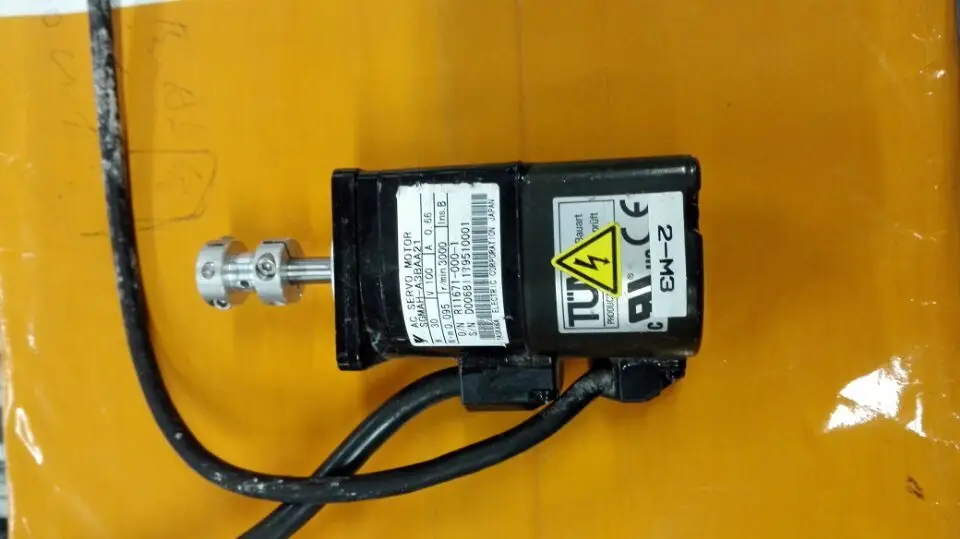 

SGMAH-A3BAA21, Серводвигатель; Использованный, 85% новый; 3 месяца гарантии, бесплатная доставка