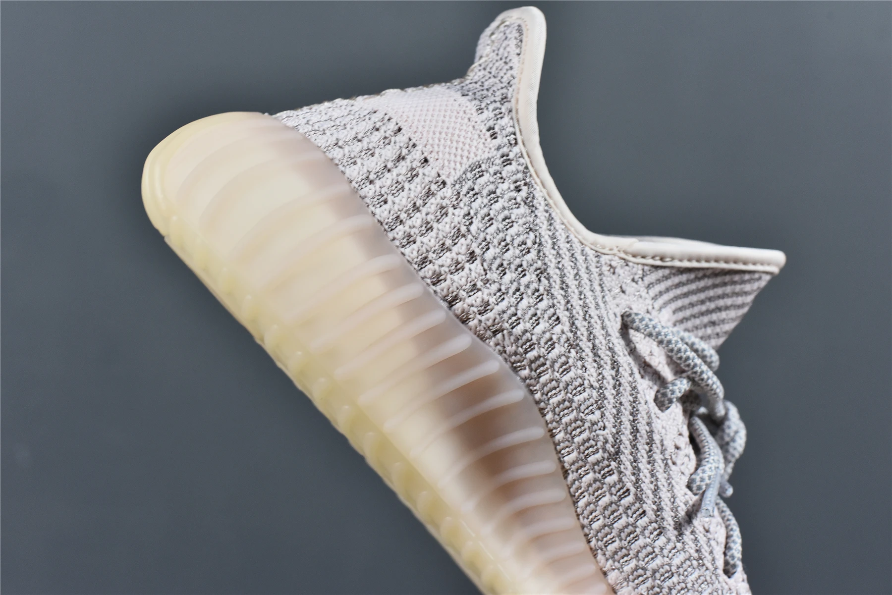 

2021 Top Quality Sneakers New Kanye White Zebra Comfort Unisex Celebrity Chunky Reflective Gypsophila Flying Weave 350 Boots v2