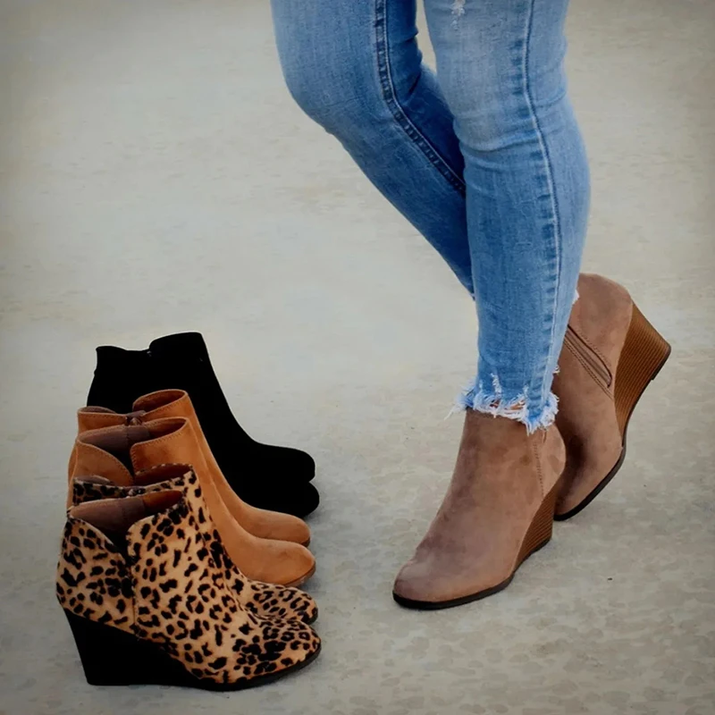 

Женские винтажные замшевые кожаные элегантные ботинки, модные женские замшевые ботинки на танкетке, на молнии, однотонные короткие ботинки с круглым носком