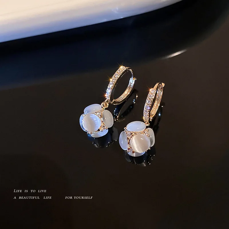 

New Fashion Personality Opal Diamond-studded Hydrangea S925 Silver Needle Earrings Female Temperament All-match Earrings