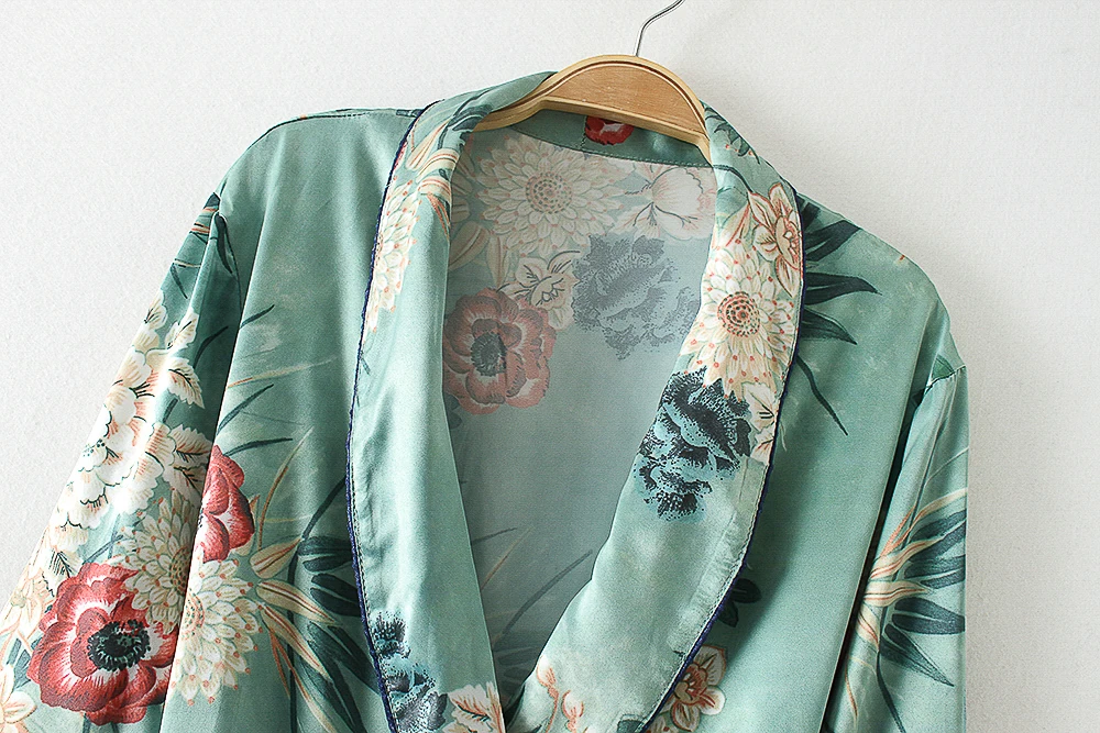 

Women Ethnic Flower Print Blouse Shirt Long Kimono Women Cardigan Elegent Long Sleeve Summer Blouse Blusas chemise femme Tops