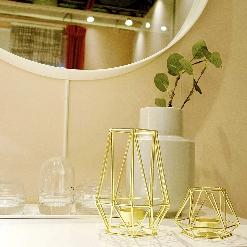 Набор из 2 золотистых геометрических металлических подсвечников для гостиной и